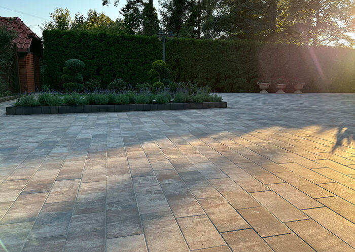 Kostka Brukowa Triada - obrazek 3